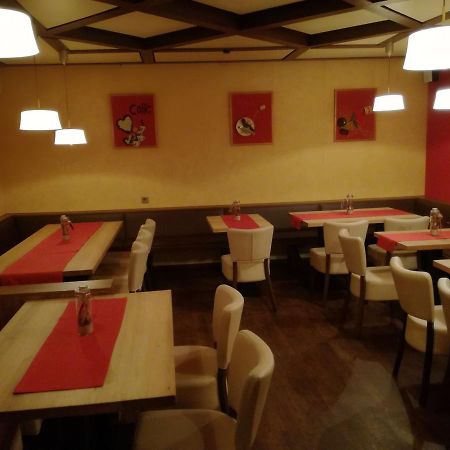 Gaststaette Peperoni Hotel Biberach an der Riß Екстериор снимка