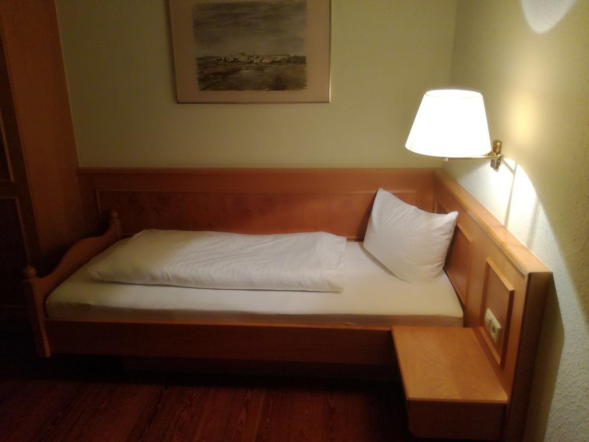 Gaststaette Peperoni Hotel Biberach an der Riß Екстериор снимка