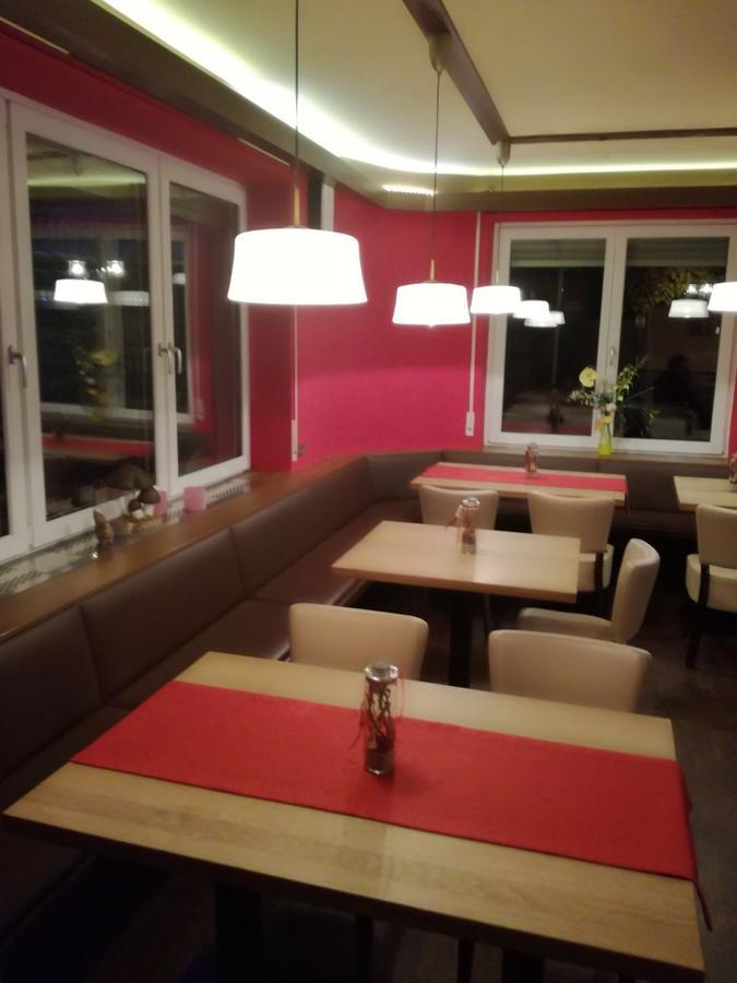 Gaststaette Peperoni Hotel Biberach an der Riß Екстериор снимка