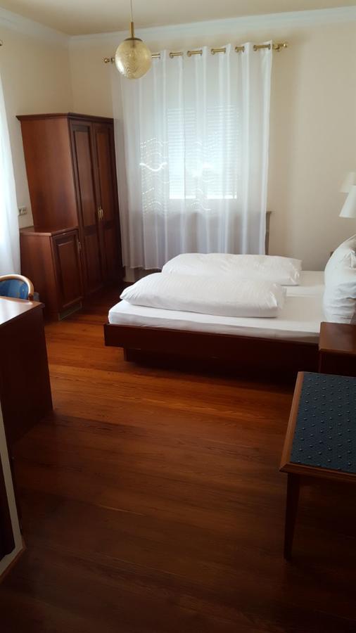 Gaststaette Peperoni Hotel Biberach an der Riß Екстериор снимка